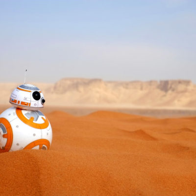 BB-8 travels in the desert.