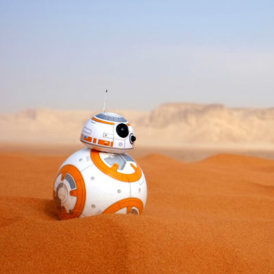 BB-8 travels in the desert.