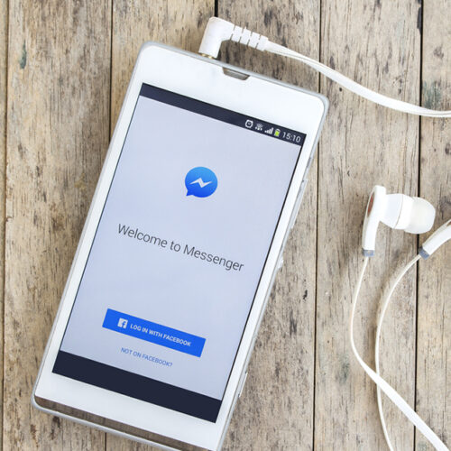 Ad Bots Arrive to Facebook Messenger